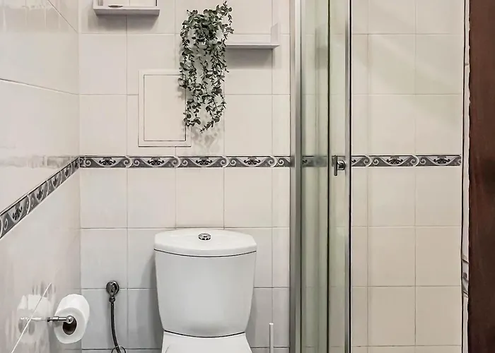 Fireplace Near Bus & Train Station 班斯科