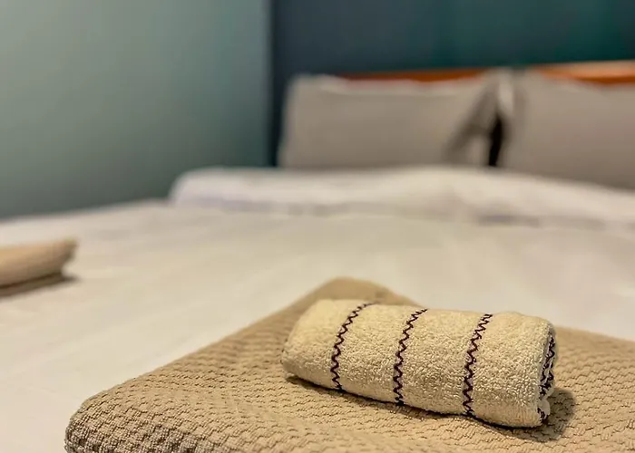 Fireplace Near Bus & Train Station * 班斯科