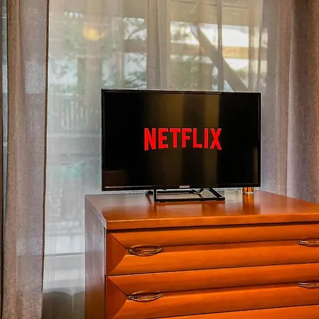 Fireplace Near Bus & Train Station Банско