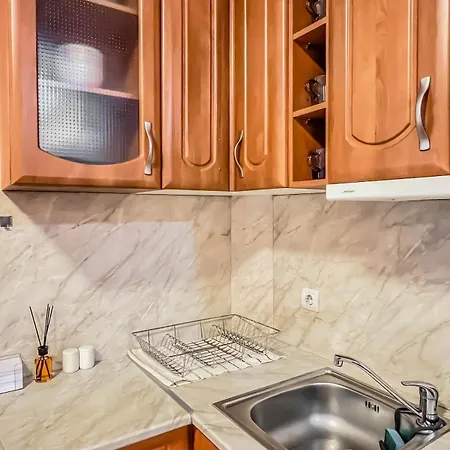 Fireplace Near Bus & Train Station *