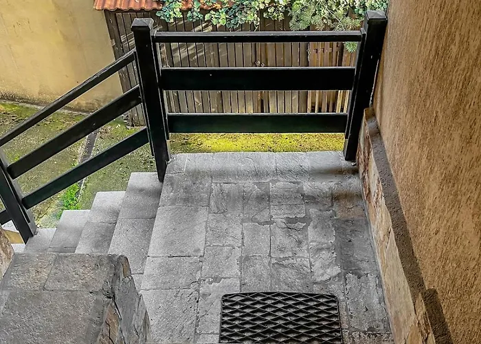 Fireplace Near Bus & Train Station *