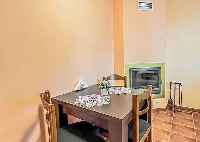 Fireplace Near Bus & Train Station Daire Bansko